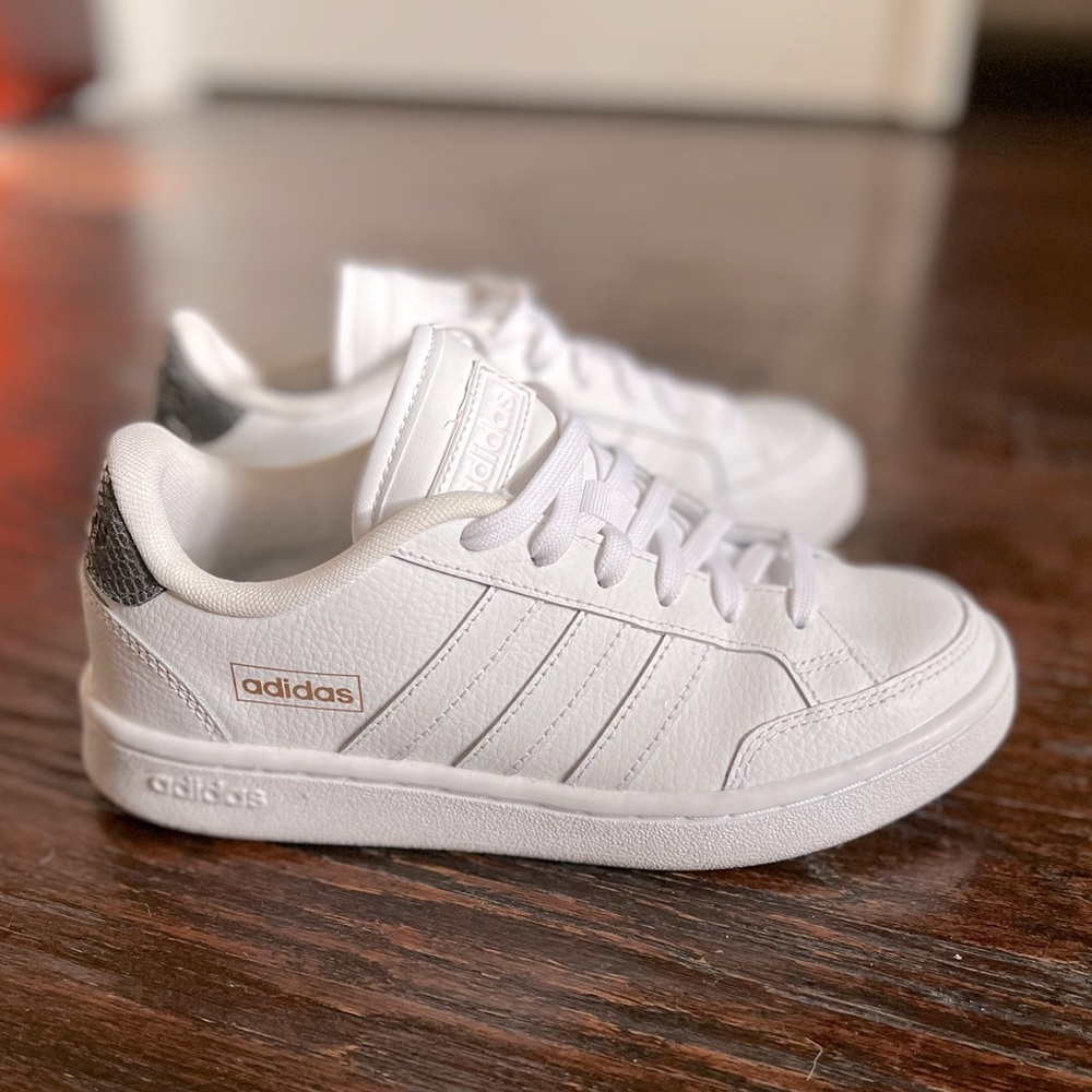 ADIDAS Grand Court SE Sneaker